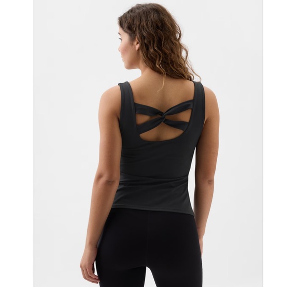 GAPFIT Studio Twist-Back Support Tank - Picture 3 of 11